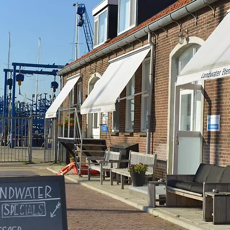 Slapen Op De Haven *